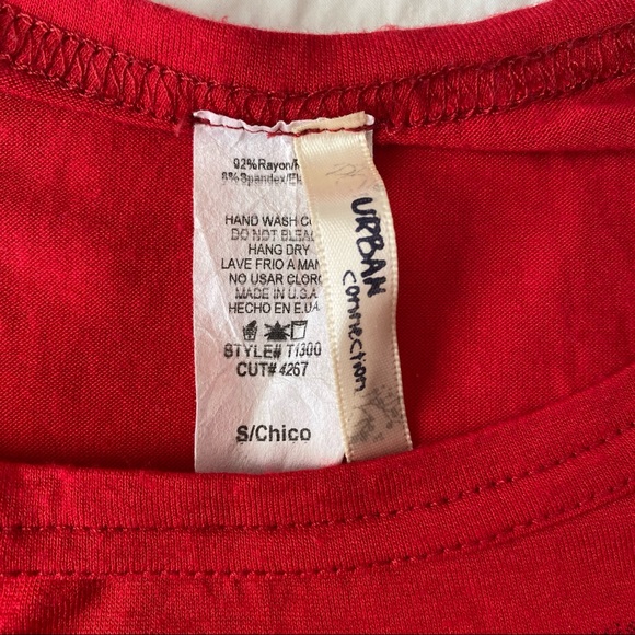 Red y2k t-shirt - Picture 3 of 4